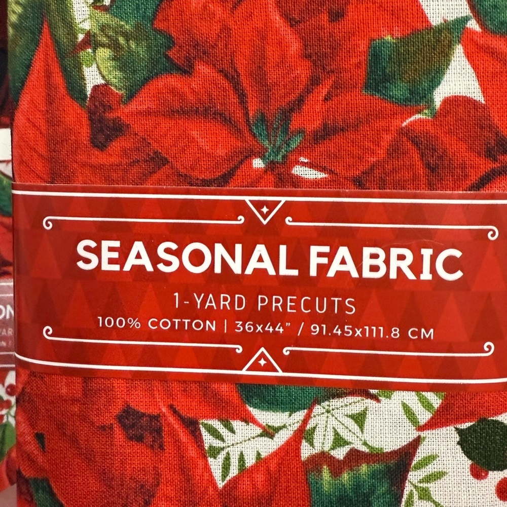 6 yards Seasonal Floral Fabric with Red Poinsettia Design Christmas Holiday NEW - Picture 4 of 6